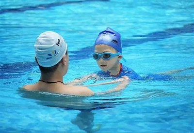 智商测试仪宝贝游泳时能够提高宝贝智力