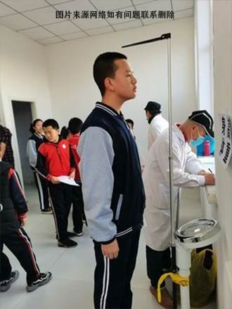 身高体重测量仪厂家答疑解惑美女在医院测身高怎么就突然的变矮了呢